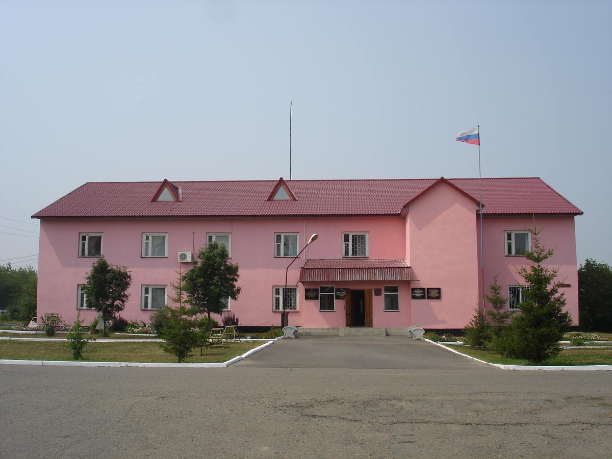 Здание Администрации Шелаболихинского района.