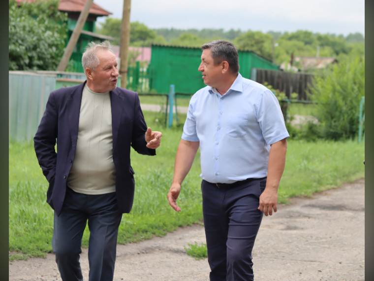 С рабочим визитом. С рабочим визитом.